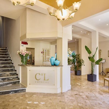 Hotel Crystal مارينا دي بييتراسانْت المظهر الخارجي الصورة